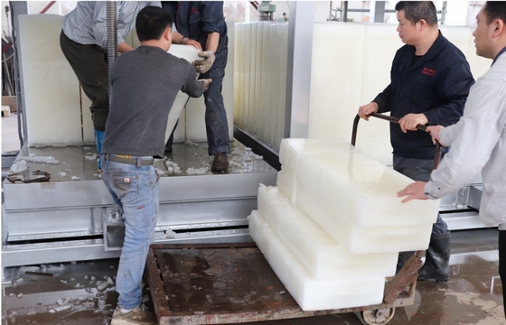 रेफ्रिजरेटर के लिए 5T ब्लॉक आइस मशीन मेकिंग आइस ब्लॉक मशीन डायरेक्ट कूलिंग कमर्शियल टाइप
